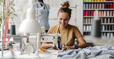 salaire couturière chanel|Travailler chez Chanel .